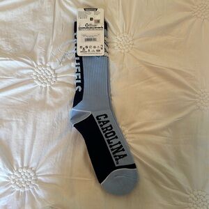 NWT FORBAREFEET brand socks-NCAA- UNC CAROLINA TAR HEEL thick socks. Adult LARGE
